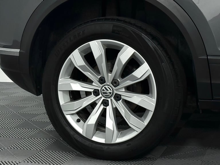 2018 Volkswagen T-Roc SE 1.6 TDI SE ( 115 bhp ) HATCHBACK Diesel Manual