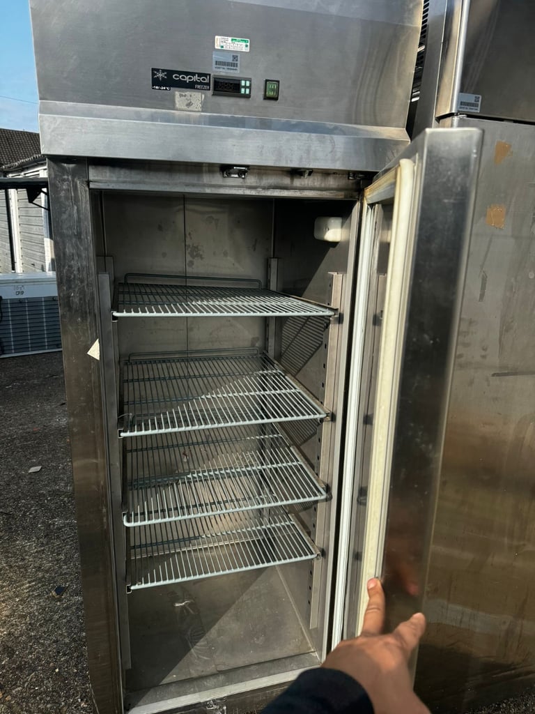 Commercial fridges freezes undercounter fridge cafe shop restaurant 