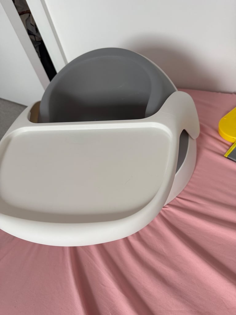 image for Baby feeding chair fully washable in excellent conditiin