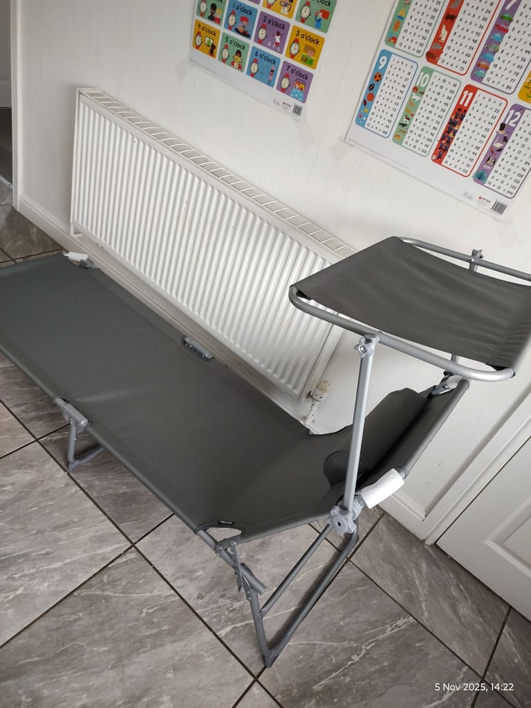 Folding Sun Lounger - New - 15.01