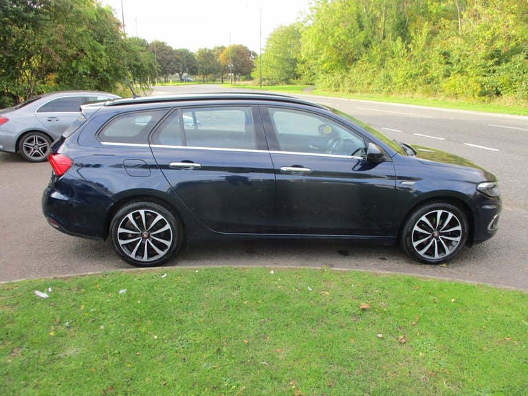 FIAT TIPO 1.6 TD MULTIJET 120 BHP LOUNGE ESTATE 2017