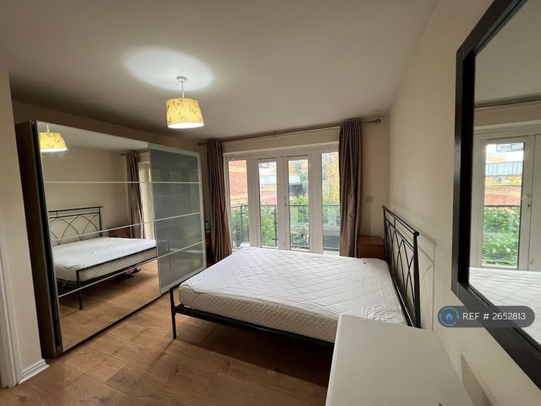 2 bedroom flat in Temple Place, Reading, RG1 (2 bed) (#2652813)