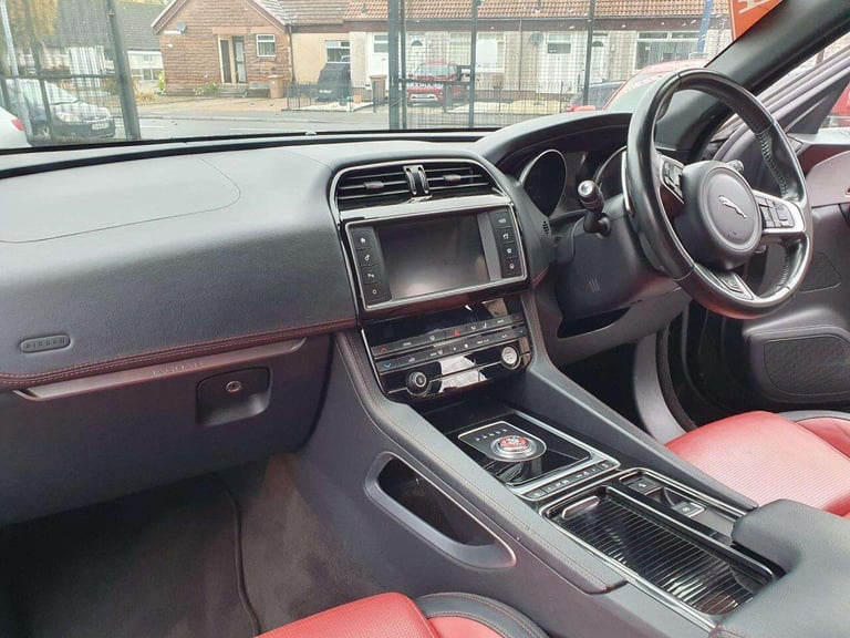 2017 Jaguar F-Pace 2.0 D180 R-Sport SUV 5dr Diesel Auto AWD Euro 6 (s/s) (180 ps) ESTATE Diesel A...