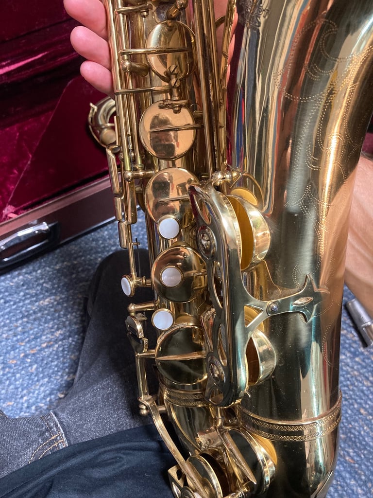 Tenor sax Mark VI copy, plays great !