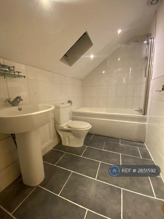 1 bedroom flat in West Sunniside, Sunderland, SR1 (1 bed) (#2651592)