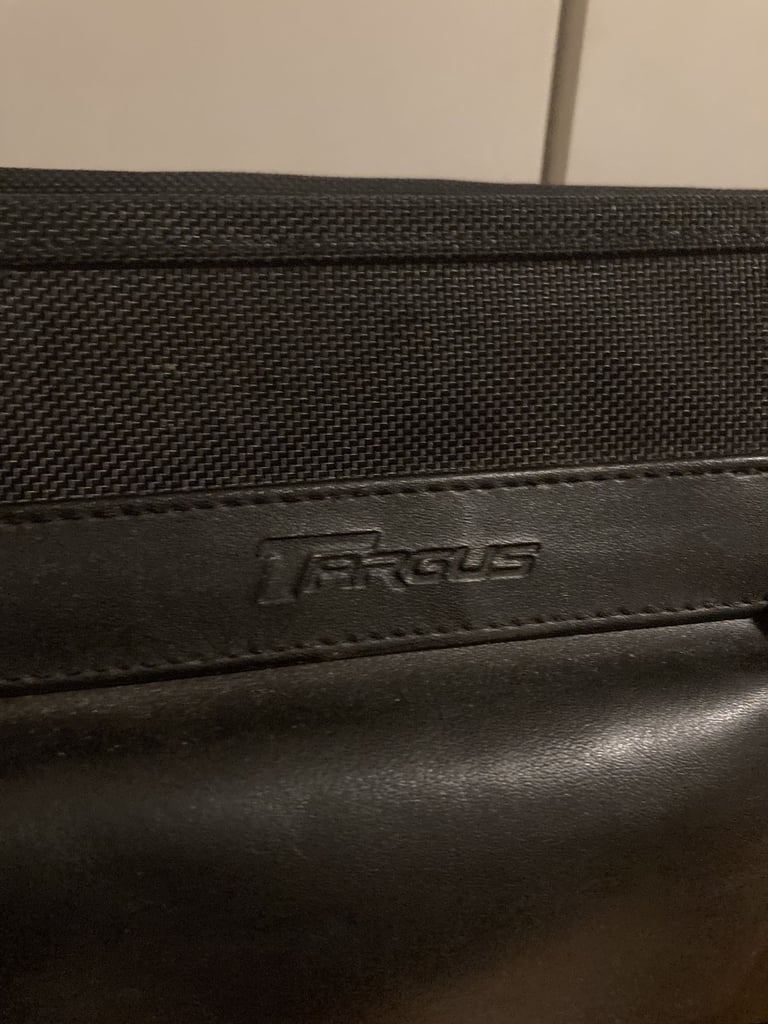Targus laptop briefcase
