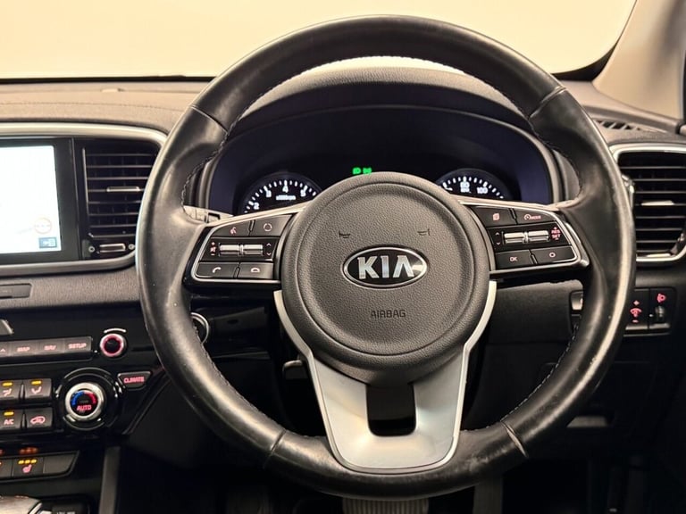 2018 Kia Sportage 1.6 T-GDi 4 DCT AUTO AWD 4WD 175 BHP + SAT NAV + GLASS SUNROOF + HEATED LEA EST...