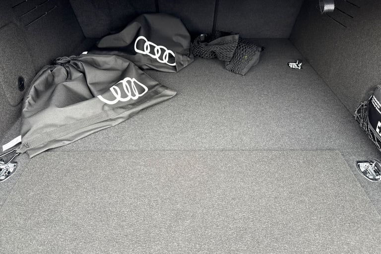 2025 Audi A6 Saloon 2.0 e-hybrid 25.9kWh Launch Edition S Tronic quattro Euro 6 (s/s) 4dr Saloon ...