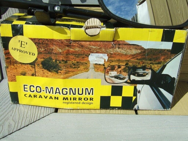 Caravan towing mirror