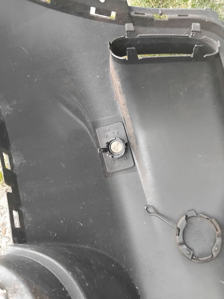 Mini countryman rear bumper. 