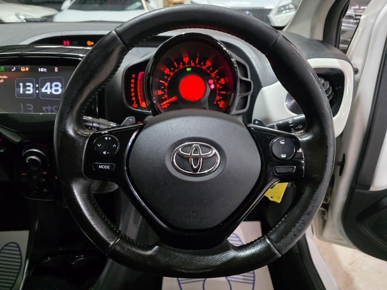2015 Toyota AYGO 1.0 VVT-i x-pression x-wave x-shift Euro 5 5dr Euro 5 HATCHBACK Petrol Automatic