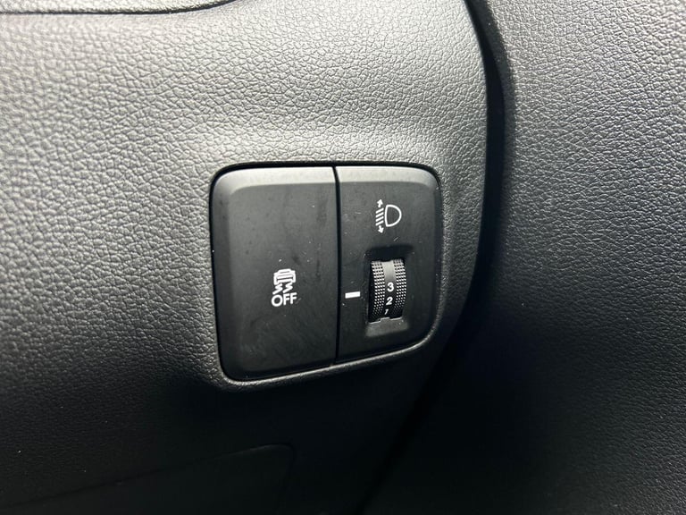 2024 Hyundai i10 1.0 Premium Hatchback 5dr Petrol Auto Euro 6 (s/s) (63 ps) Hatchback PETROL Auto...