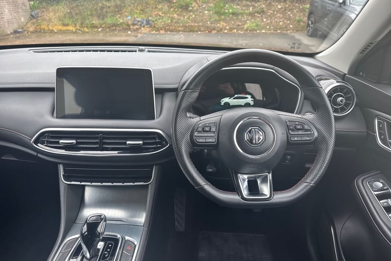 2024 MG MG HS 103407 Hatchback Automatic