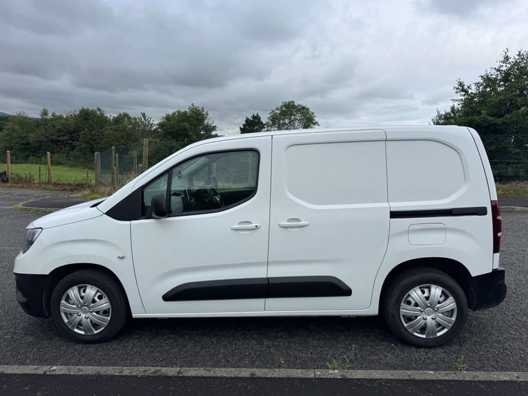 2019 Vauxhall Combo 1.5 Combo 2000 Edition S/S Auto Panel Van Diesel Automatic