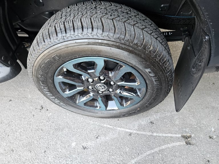 2025 Toyota Hilux INVINCIBLE X 2025 (25)  2000 miles Pick Up Diesel/Ele Automatic