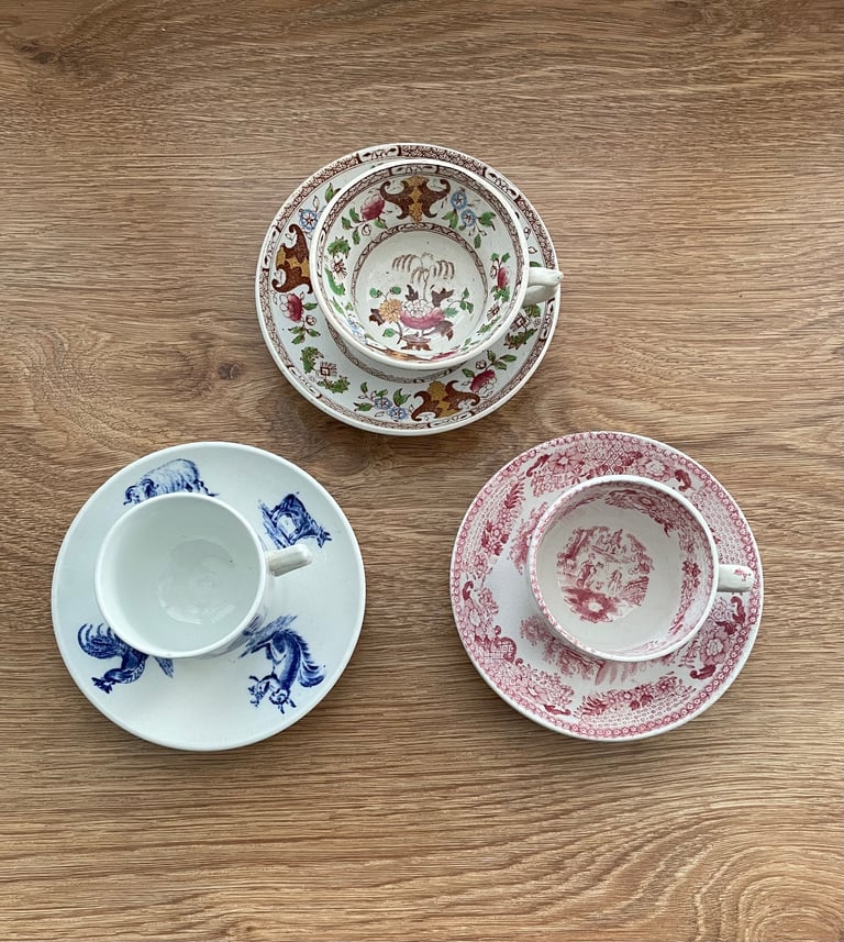 Vintage children’s tea cups and saucers