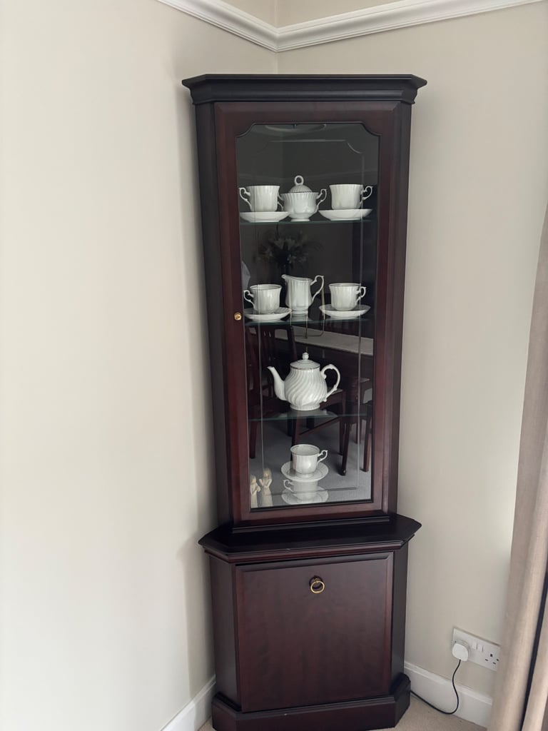 Stag Minstrel Dining Room Furniture