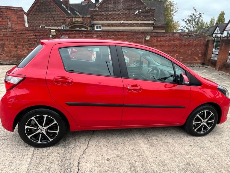 2019 Toyota Yaris 1.5 VVT-i Icon Tech 5dr HATCHBACK PETROL Manual
