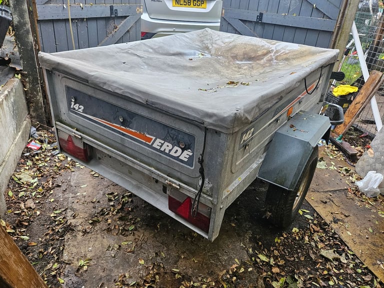Erde 142 Trailer 