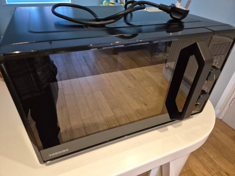 image for Toshiba Microwave oven, 23L, 900W (with grill)