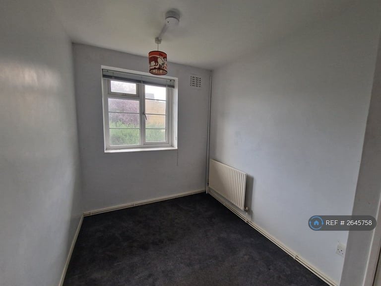 3 bedroom flat in Melford Court, London, SE22 (3 bed) (#2645758)