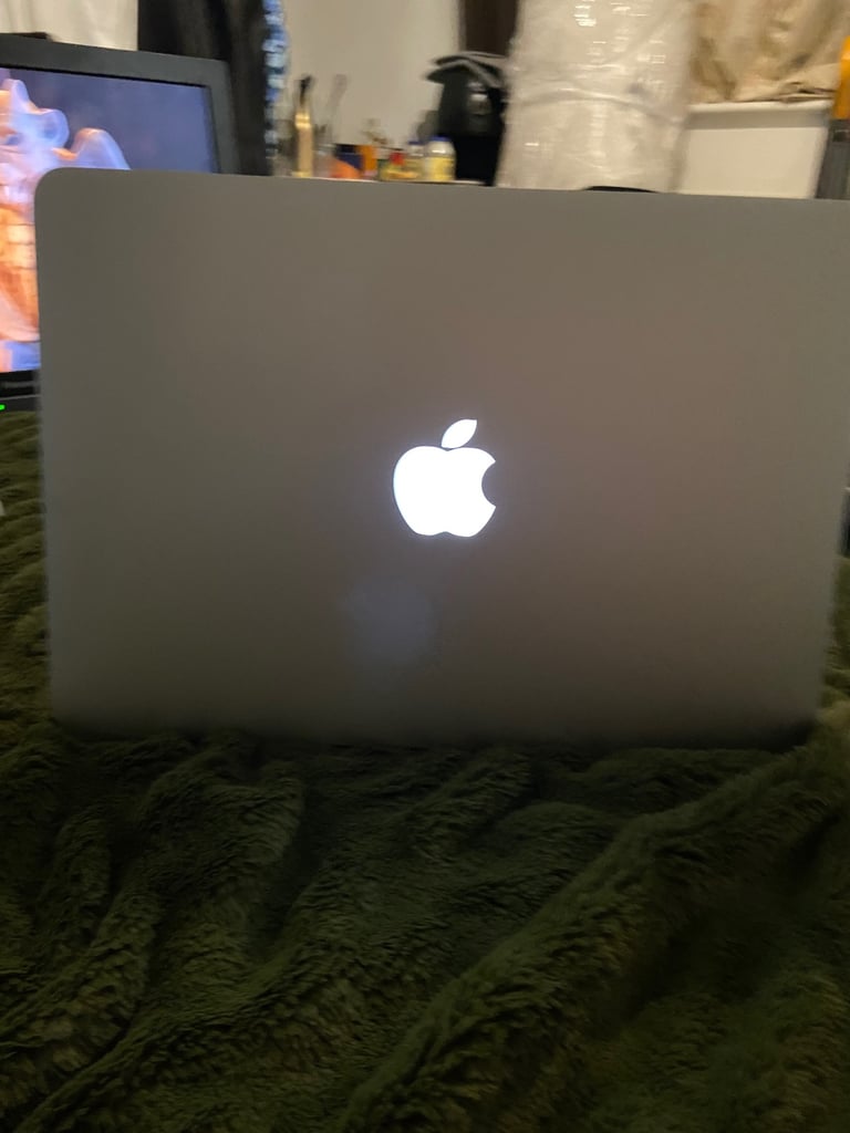 MacBook Air Model A1466 13” - needs MacOs reinstalling