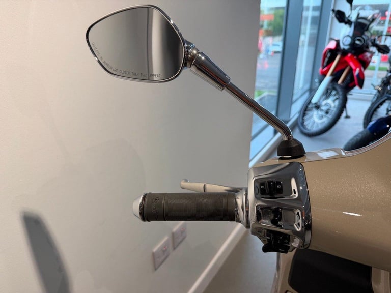 2024 VESPA GTS 300 HPE, '24 Plate with 967 miles