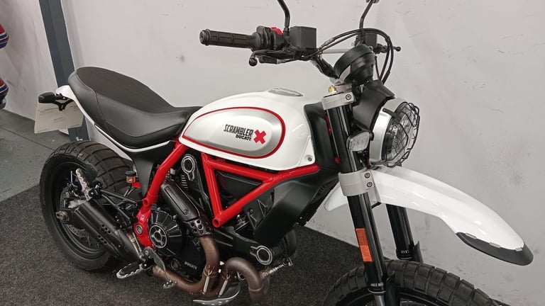 DUCATI SCRAMBLER DESERT SLED ** 12 MONTH MOT - ONE FORMER KEEPER - TAIL TIDY ** 