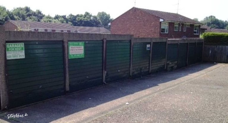 Garage to rent in Watford (WD25) | Stashbee