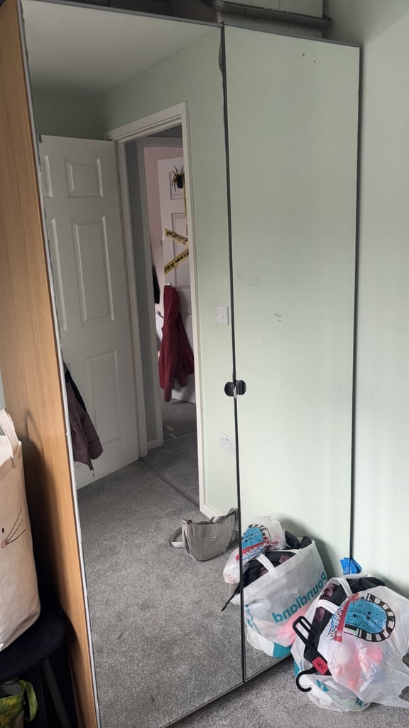 Free wardrobe 