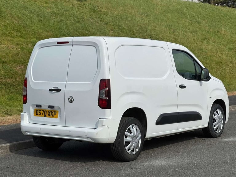 2020 Vauxhall Combo 1.5 Combo 2300 Sportive S/S Panel Van Diesel Manual