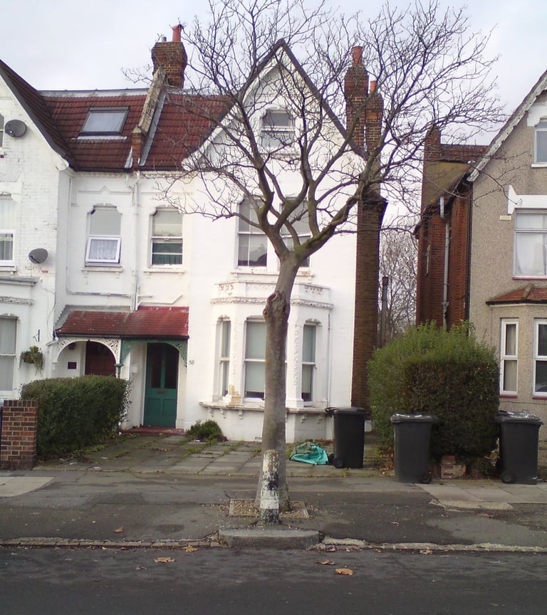 LARGE ONE BEDROOM GARDEN FLAT FOR RENT IN STREATHAM COMMON SW16 BALDRY GARDENS (1 BED)