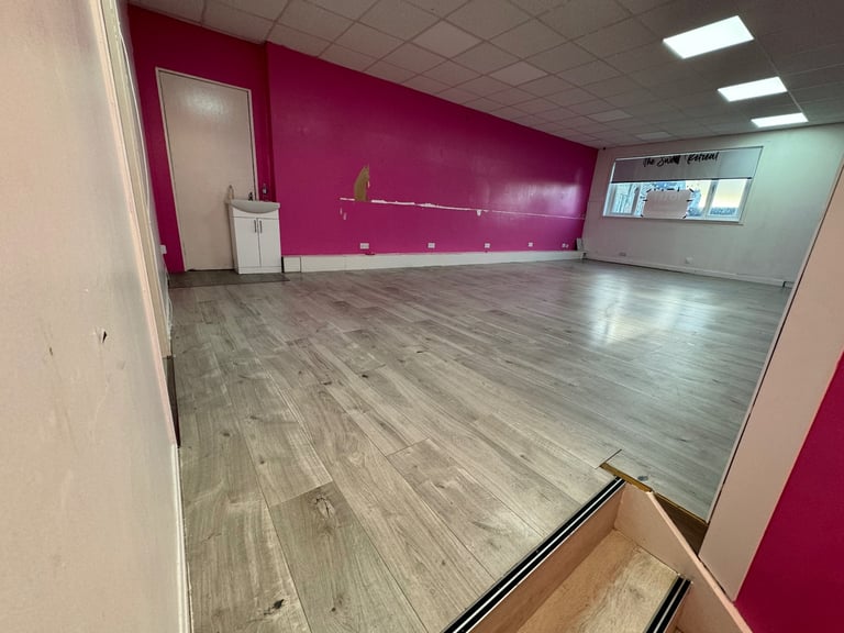 Commercial Property To-Let Cumnock Town Center