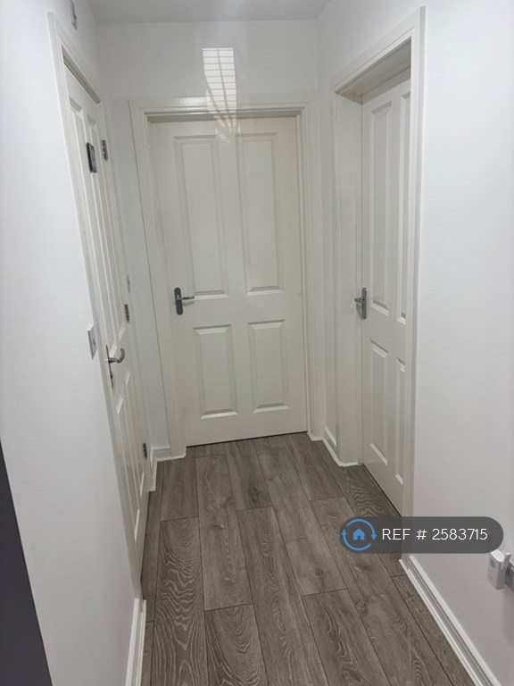 2 bedroom flat in Burrows Crescent, Chipping Norton, OX7 (2 bed) (#2583715)