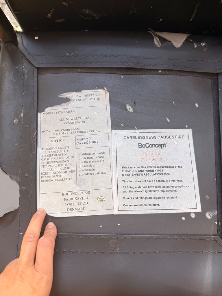 FREE kitchen chairs, very worn off, BoConcept