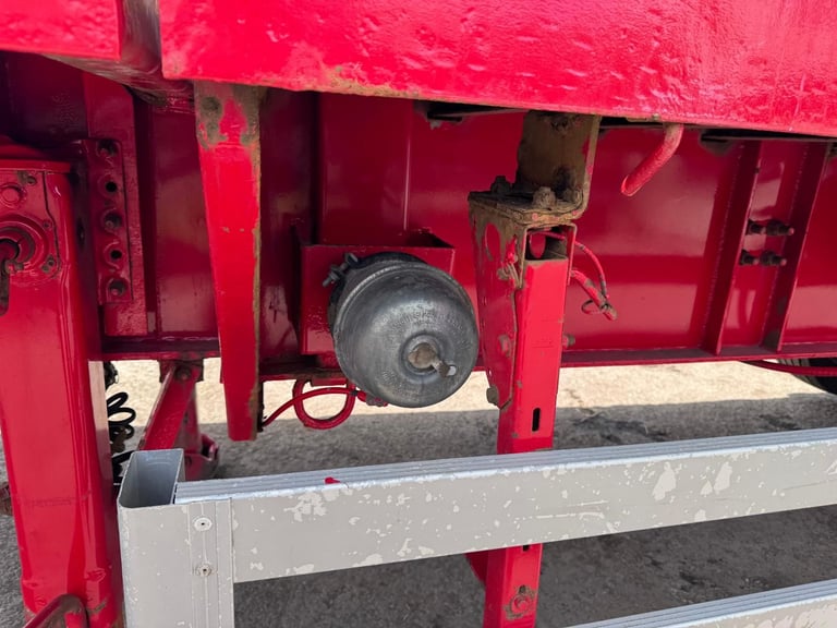 Crane Flat bed extender trailer 43ft closed 