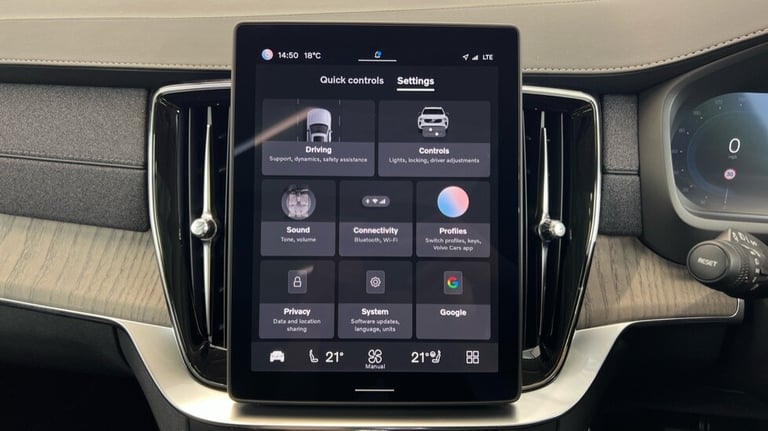 2025 Volvo XC90 Ultra, T8 AWD Plug-in hybrid, Dark, 7 Seats (BLIS, Panoramic Sunroof) Estate Petr...