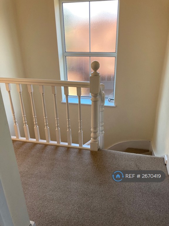 3 bedroom house in West Molesey, West Molesey, KT8 (3 bed) (#2670419)