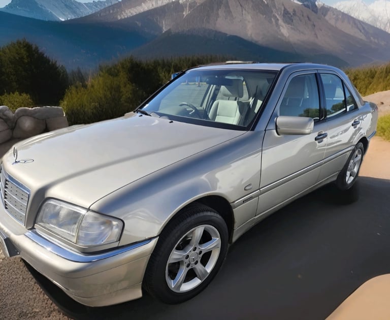 image for 1999 Mercedes-Benz C Class C200 Elegance 4dr Auto [5] SALOON Petrol Automatic