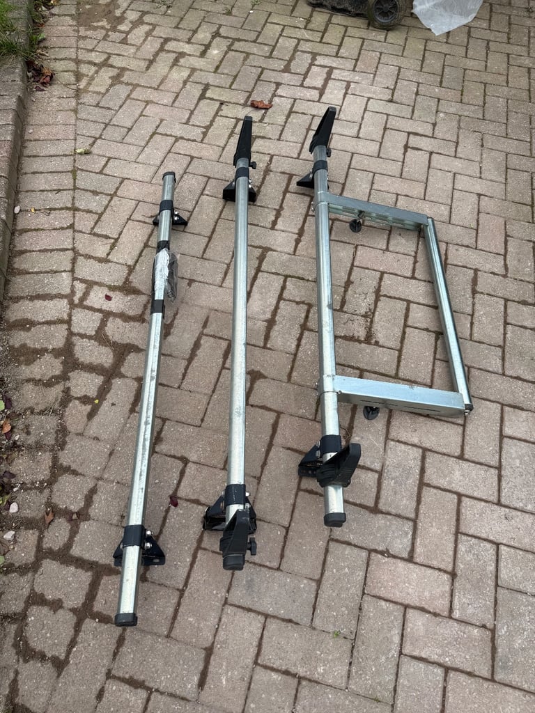 Rhino roof rack with roll bar 