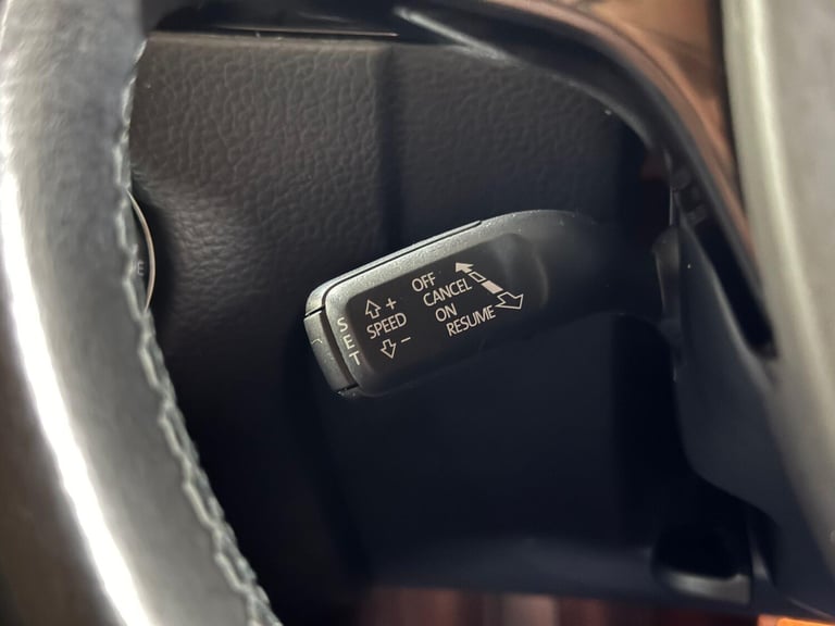 2015 Volkswagen Touareg 3.0 TDI V6 BlueMotion Tech R-Line Tiptronic 4WD Euro 6 (s/s) 5dr ESTATE D...