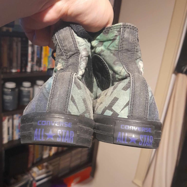 Joker Converse