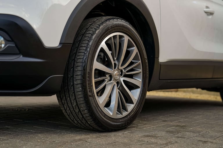 2017 Vauxhall Crossland X 1.2 Crossland X Elite T S/S Auto 5dr SUV Petrol Automatic