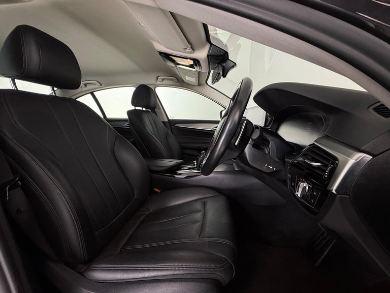 2020 BMW 5 Series 520d SE 4dr Auto SALOON DIESEL Automatic