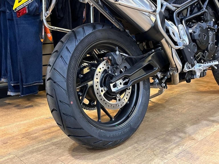 2025 Triumph Tiger 900 GT PREMIUM TWIN COLOUR Petrol black 6 Speed