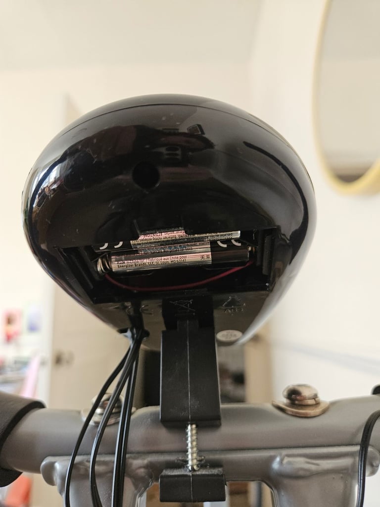 Magnetic exercise bike 