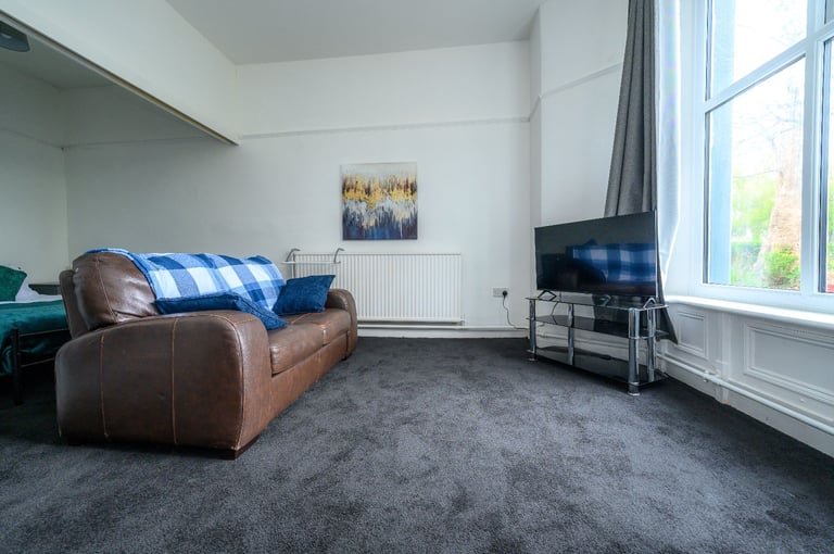 Short Term Stay in Broadgreen Court Liverpool- 1 BR