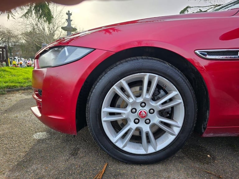 2017 Jaguar XE 2.0d Prestige Auto Euro 6 (s/s) 4dr Saloon Diesel Automatic