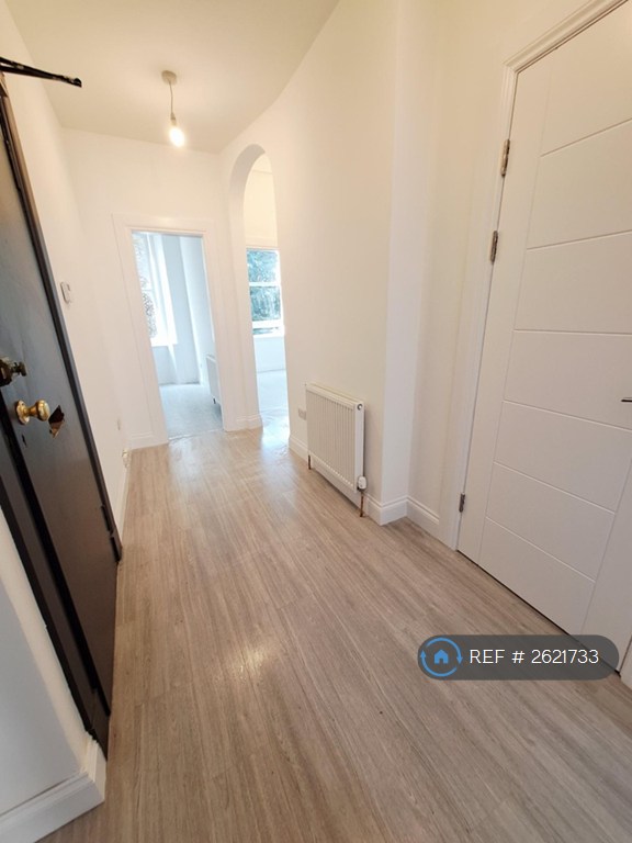 image for 3 bedroom flat in Caledonian Place, Edinburgh, EH11 (3 bed) (#2621733)