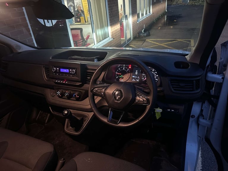 2022 Renault Trafic 2.0 Trafic LL30 Business Blue dCi Panel Van Diesel Manual